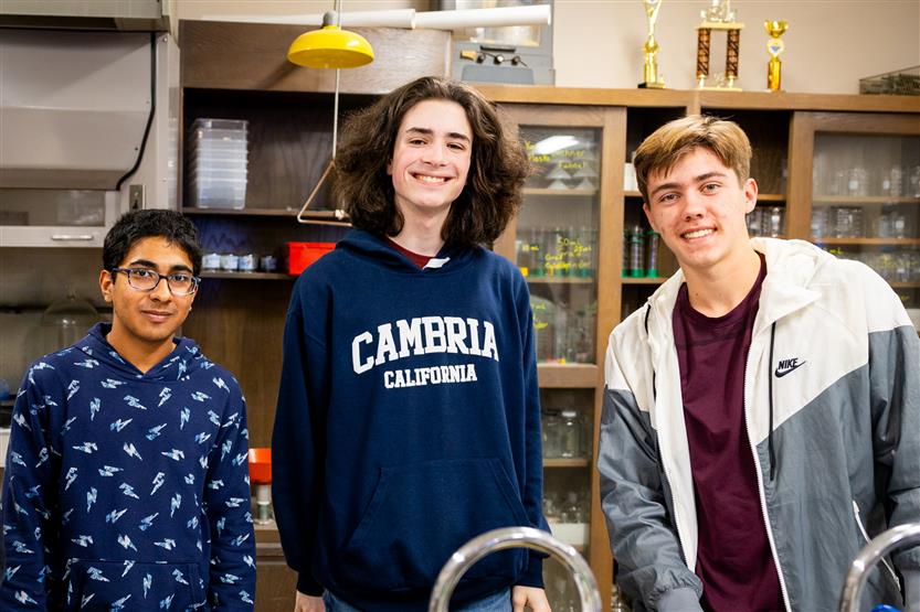 Franklin High students in chemistry class
